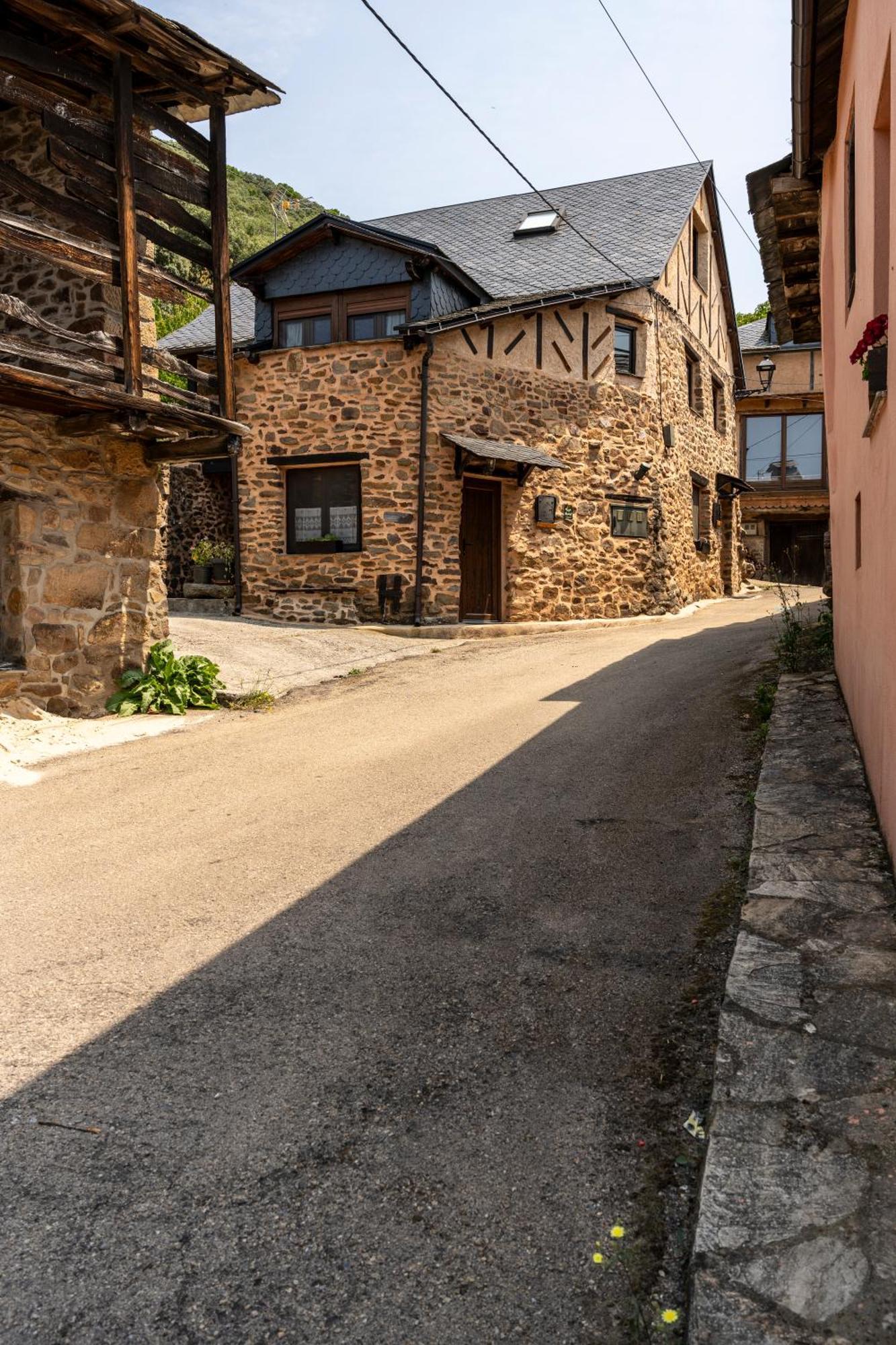 Casa De Turismo Rural Sardom3 Bembibre  Esterno foto